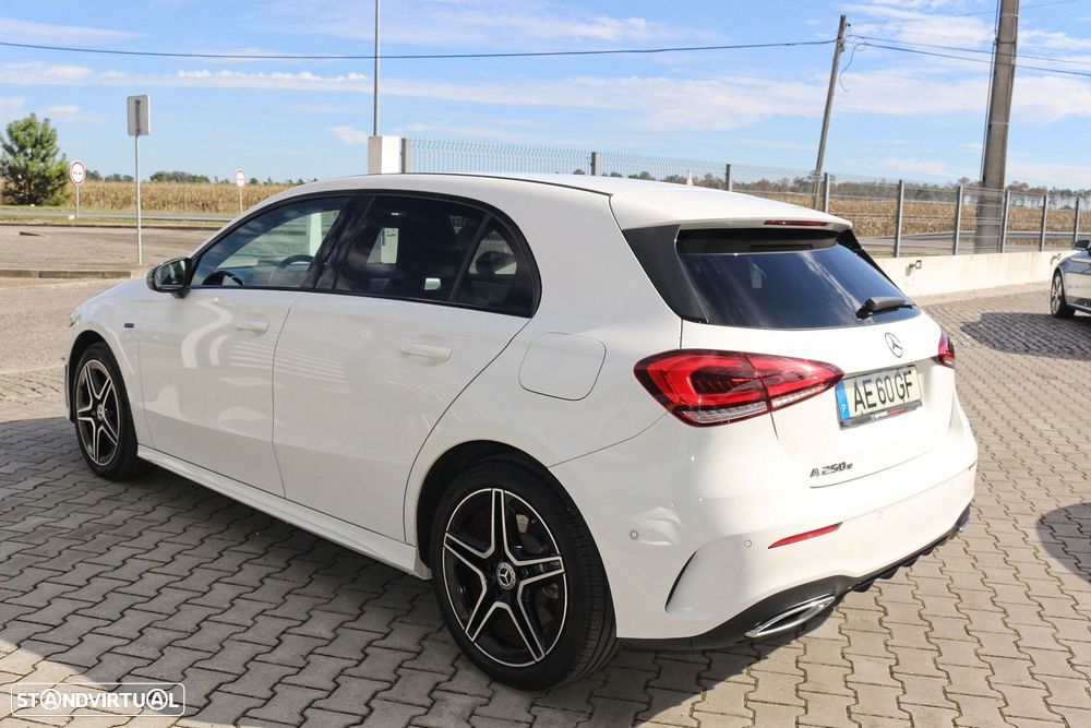 Mercedes-Benz A 250 e AMG Line - 16