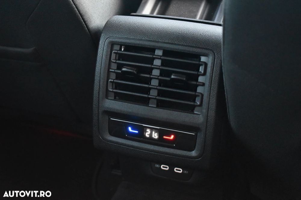 Volkswagen Golf 1.5 eTSI ACT DSG MHEV Style - 13