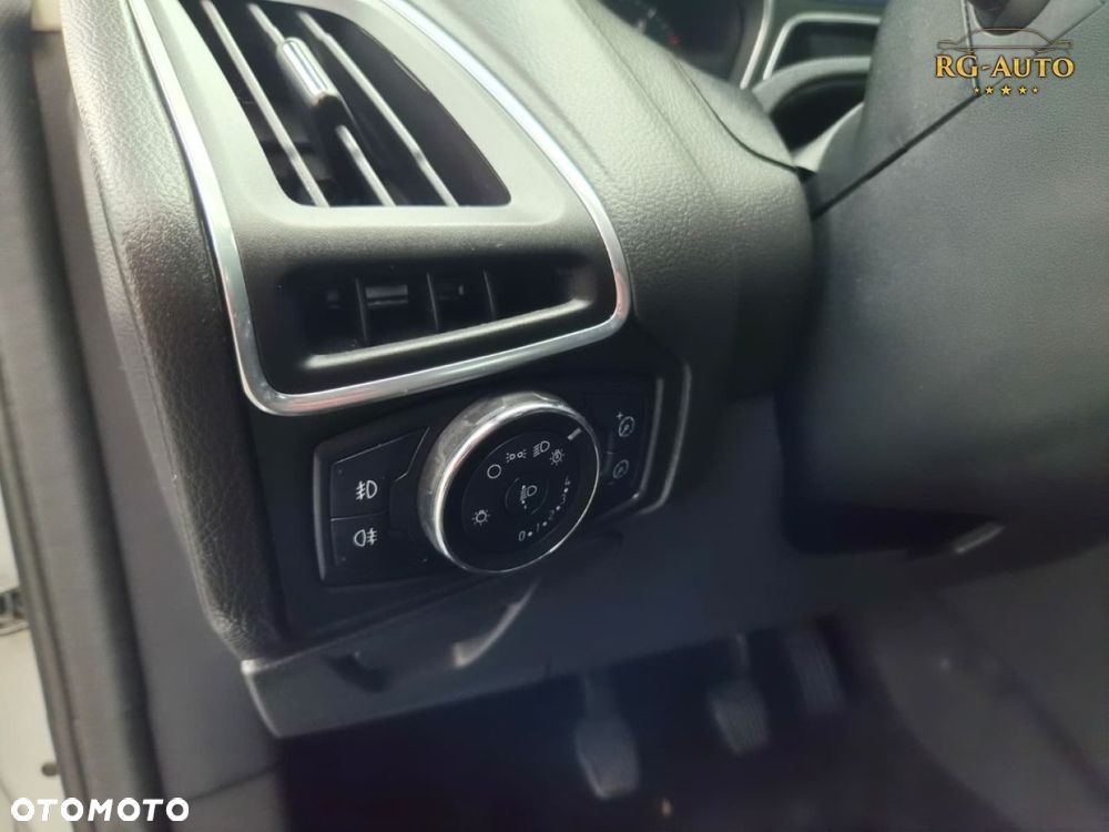 Ford Focus - 13