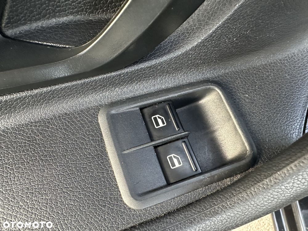 Skoda Fabia 1.2 HTP STYLE Edition - 23