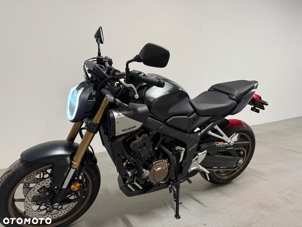 Honda CB - 1