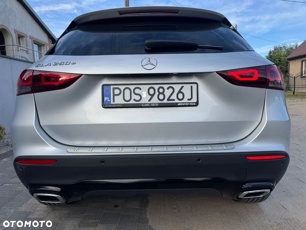 Mercedes-Benz GLA 250e AMG Line - 38