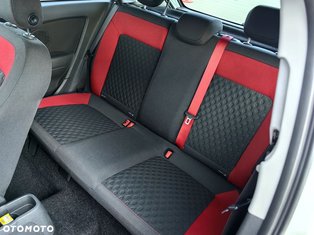 Opel Corsa 1.6T GSI - 11