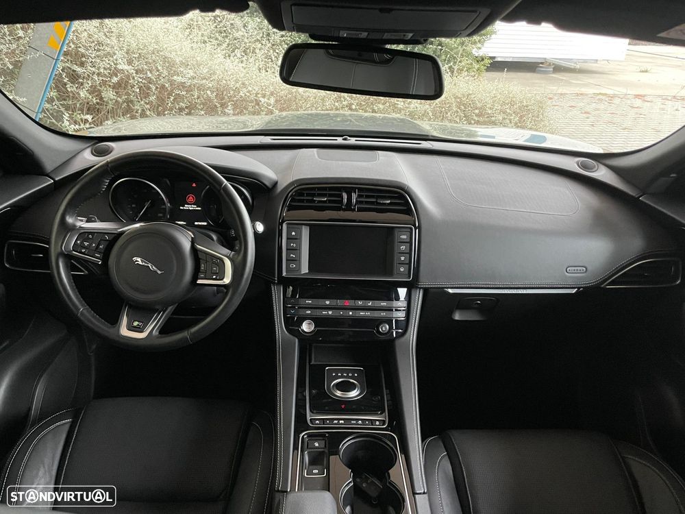 Jaguar F-Pace 2.0 i4D R-Sport Aut. - 14