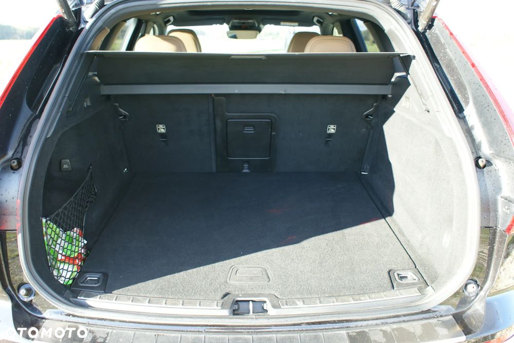 Volvo XC 60 B5 D AWD Inscription - 12