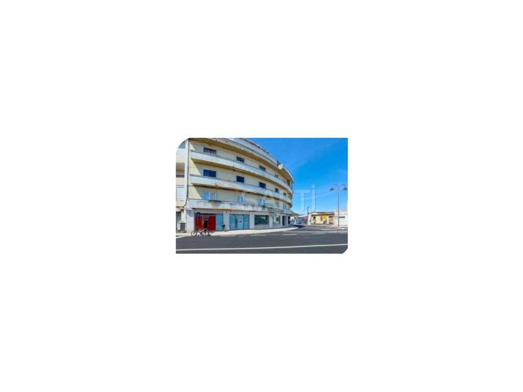 Espaço Comercial de 240m2 com 2 pisos em Rossio ao Sul do Tejo - Ab... - Grande imagem: 5/5