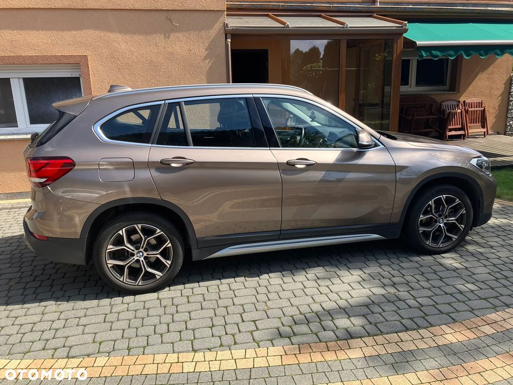 BMW X1 sDrive18i xLine - 9
