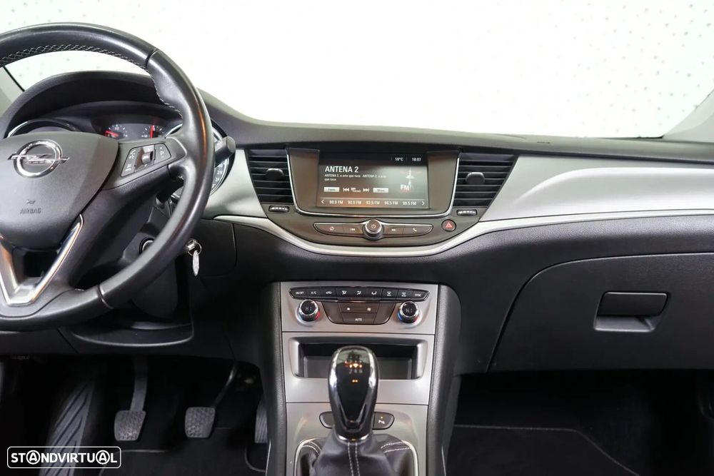 Opel Astra Sports Tourer - 26