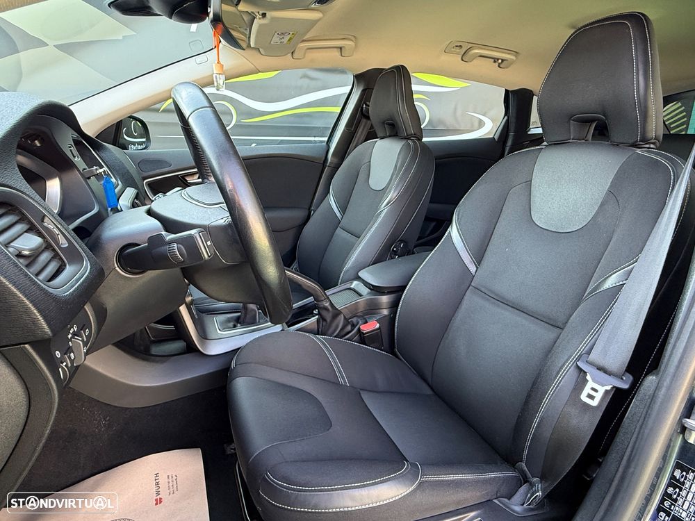Volvo V40 2.0 D3 Momentum - 14