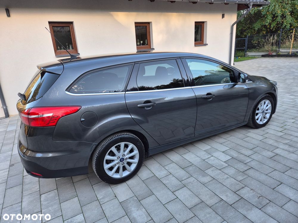 Ford Focus 2016 photo 2