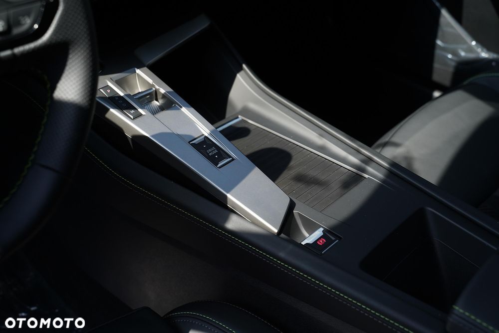 Peugeot 308 1.2 mHEV GT S&S e-DCS6 - 20