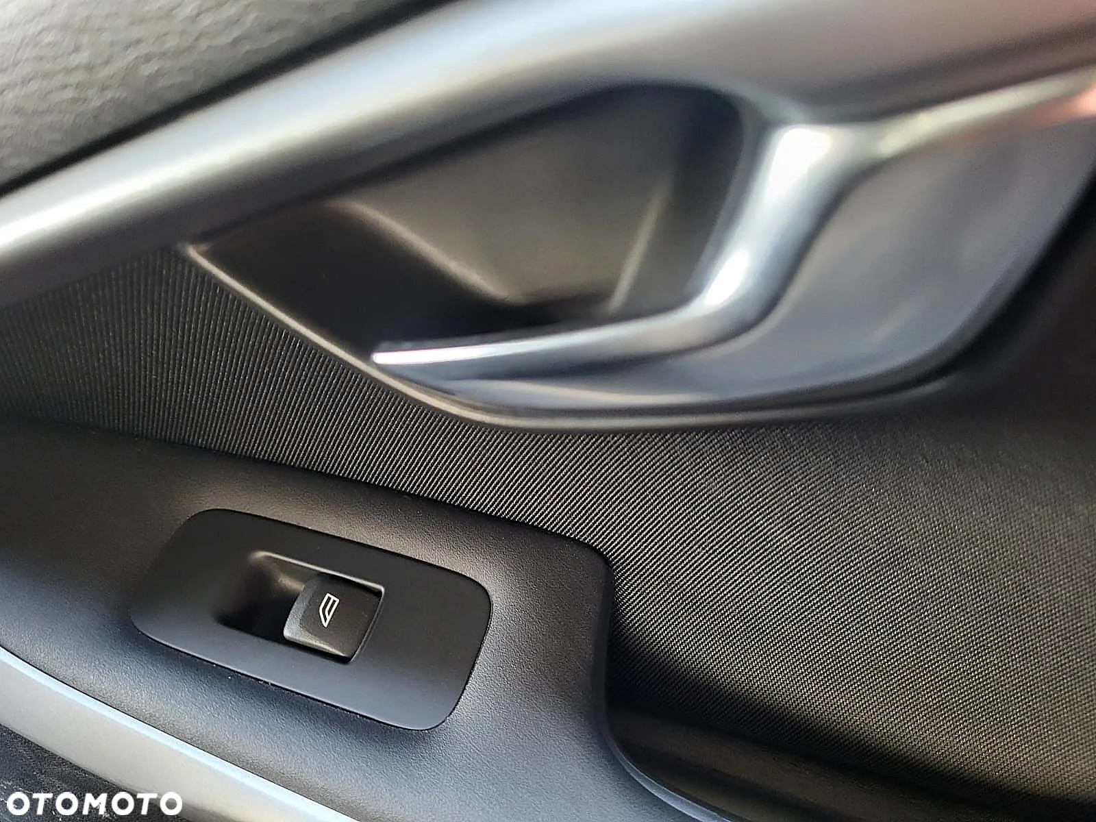 Volvo V40 T3 Momentum - 32