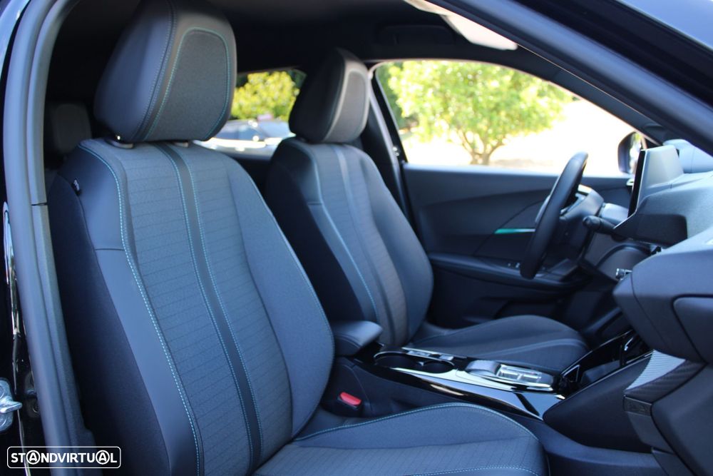 Peugeot e-2008 50 kWh Allure Pack - 32