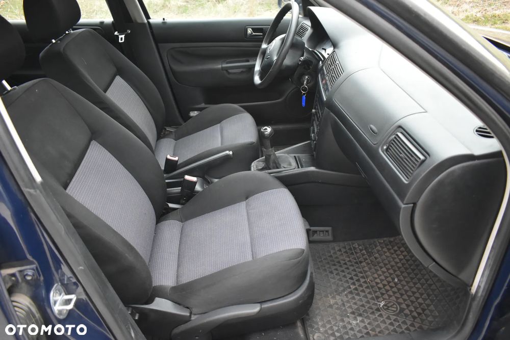 Volkswagen Golf - 12