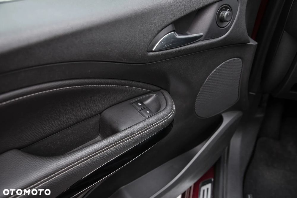 Opel Adam 1.0 T SIDI GPF Black Jack S&S - 26