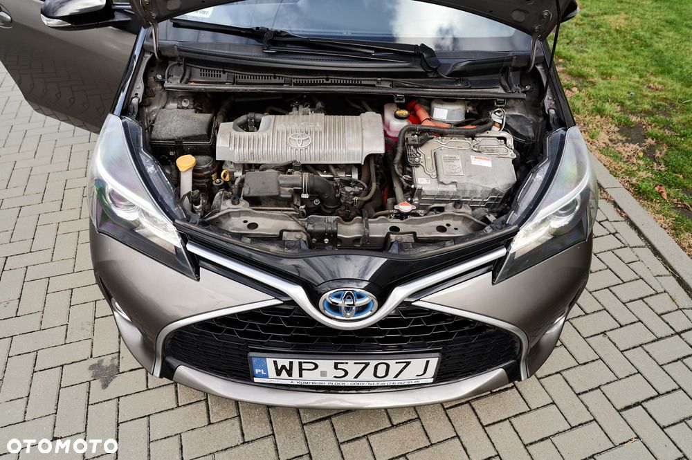 Toyota Yaris Hybrid 100 Selection Passion - 26