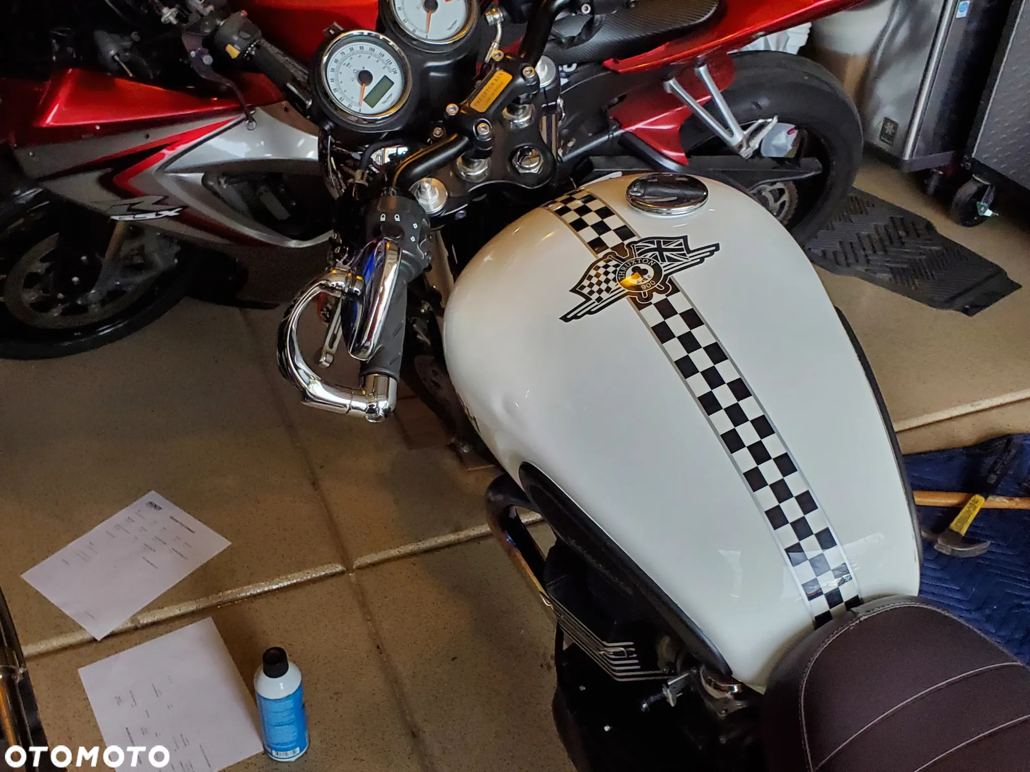 Triumph Thruxton - 11