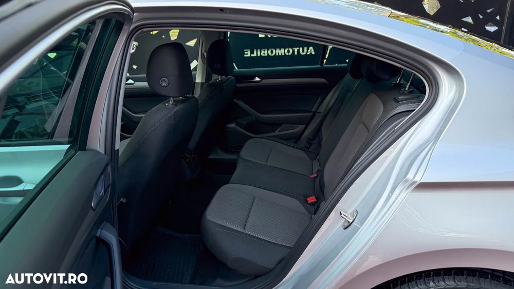 Volkswagen Passat 2.0 TDI DSG Advance - 10