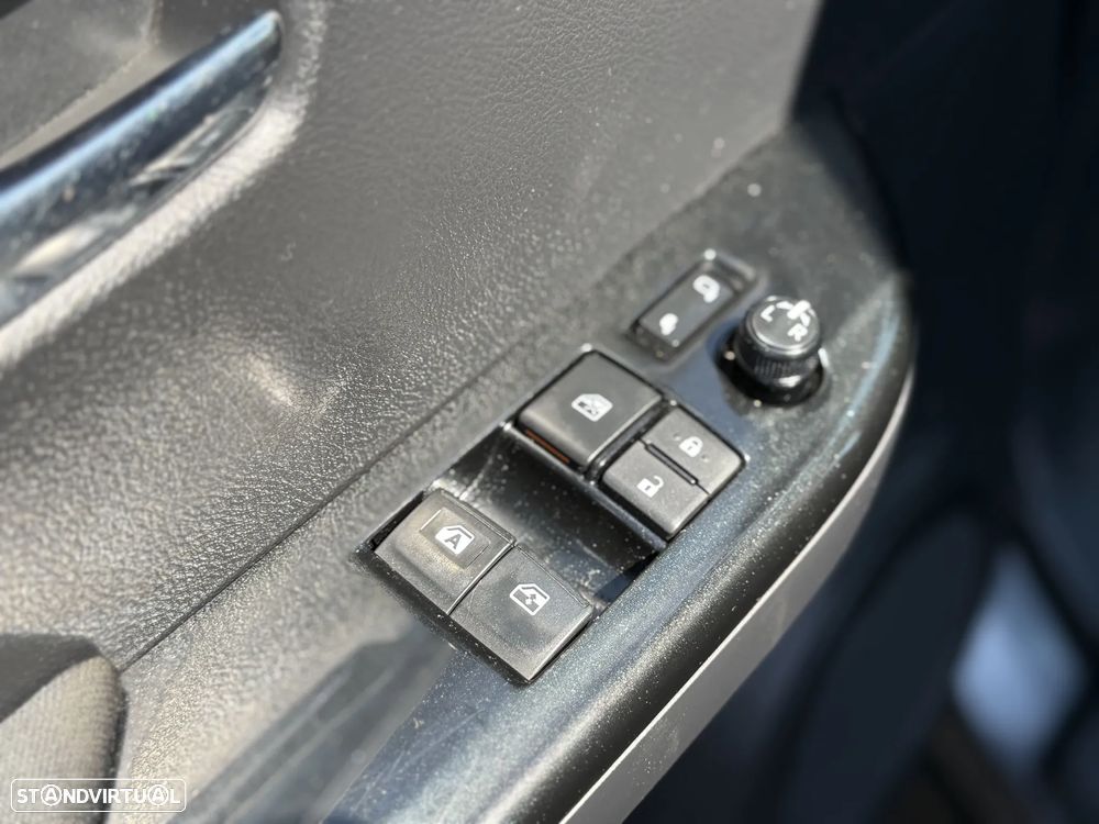 Toyota Hilux 2.4 D-4D 4WD CD Premium Edition - 20