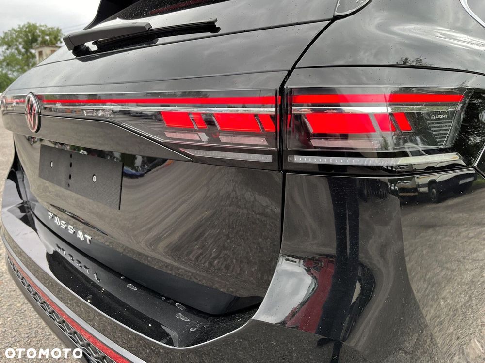 Volkswagen Passat Variant 2.0 TDI SCR R-Line Plus DSG - 36