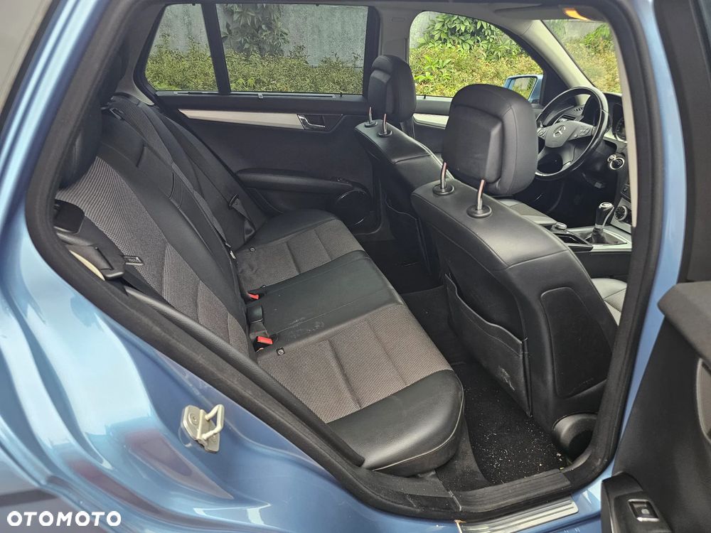 Mercedes-Benz Klasa C 220 CDI Avantgarde Edition - 8