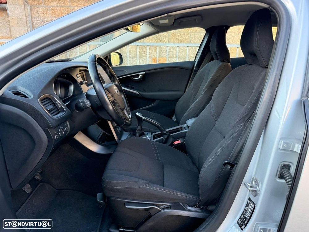 Volvo V40 Cross Country 1.6 D2 Kinetic - 9