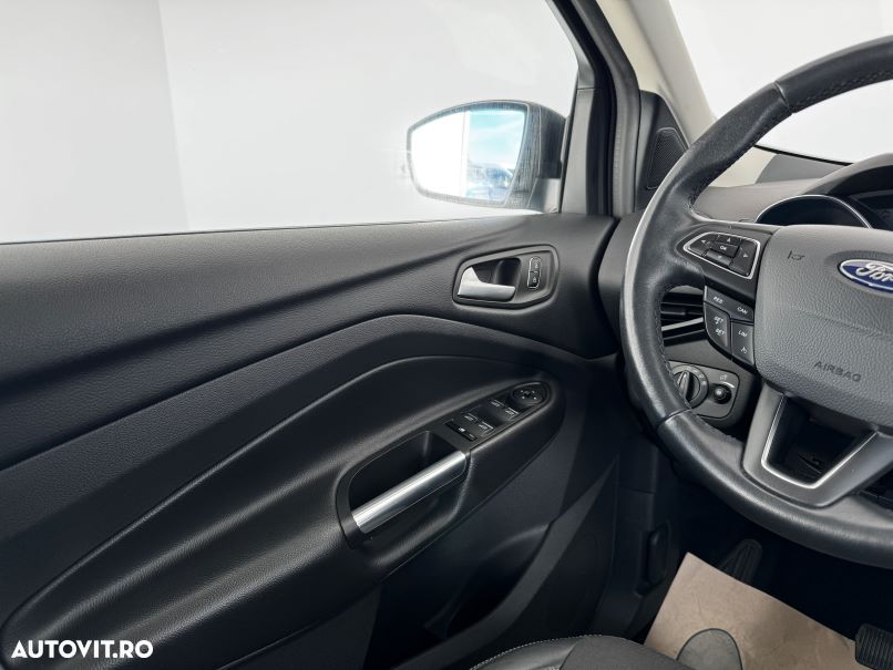 Ford Kuga 2.0 TDCi 4WD Powershift Titanium - 22