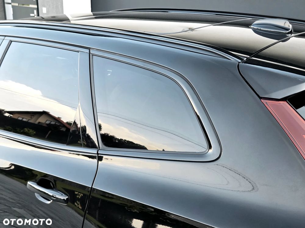Volvo XC 60 B4 D AWD Plus Dark - 21