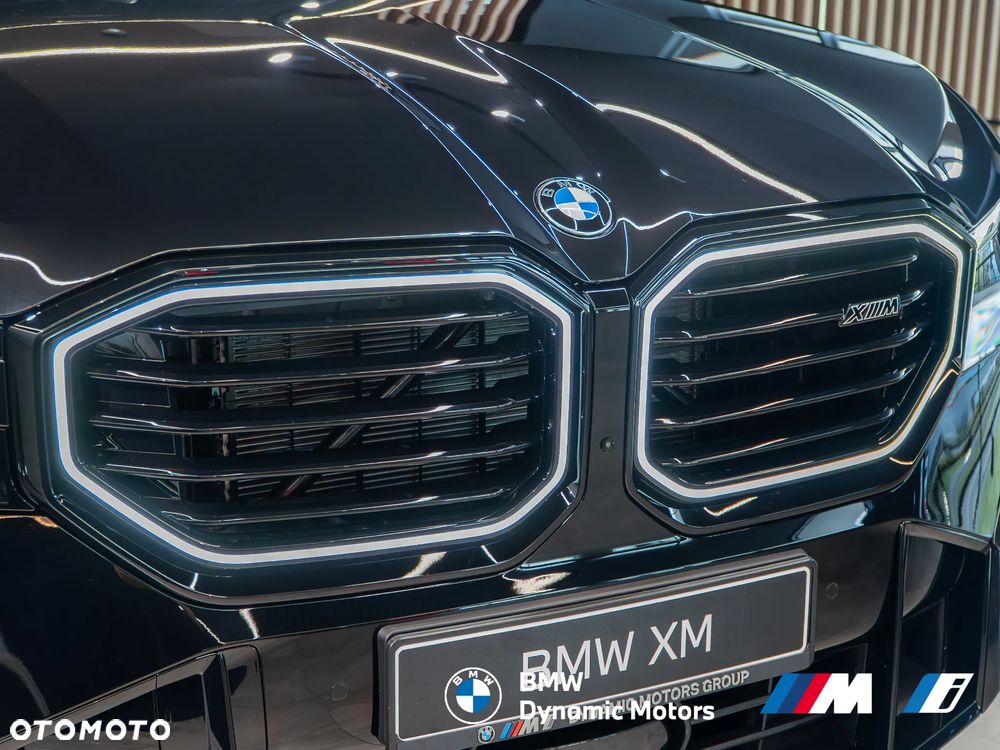 BMW XM - 9