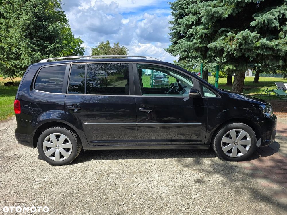 Volkswagen Touran - 16