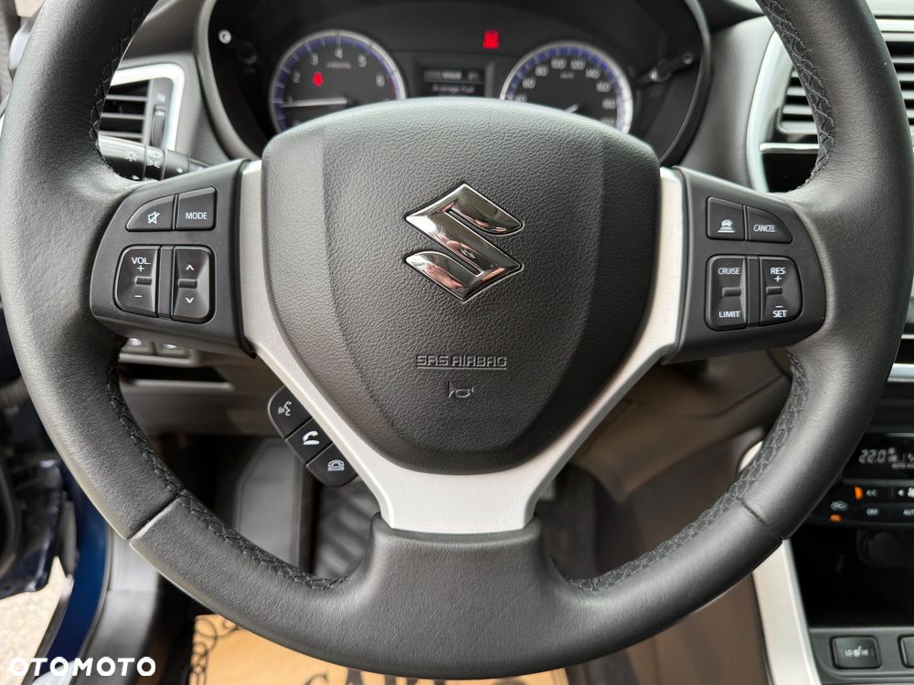 Suzuki SX4 S-Cross 1.4 T Premium 4WD - 32