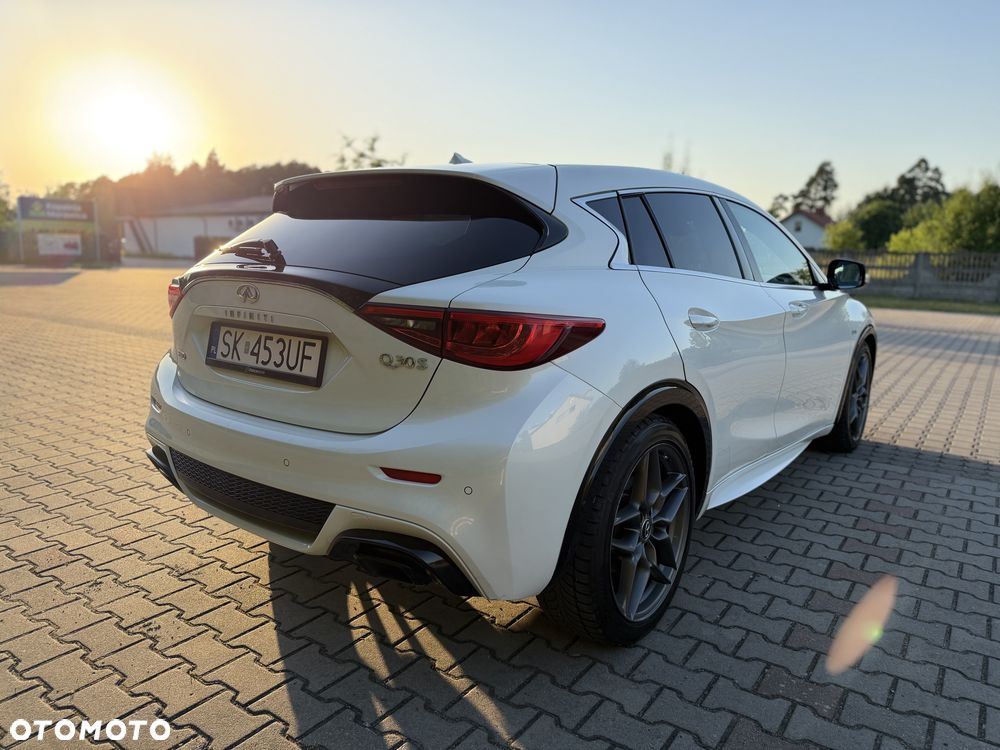 Infiniti Q30 2.2d Sport AWD 7DCT - 5