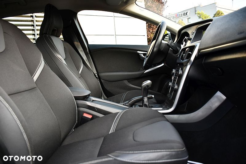 Volvo V40 T3 Momentum - 7