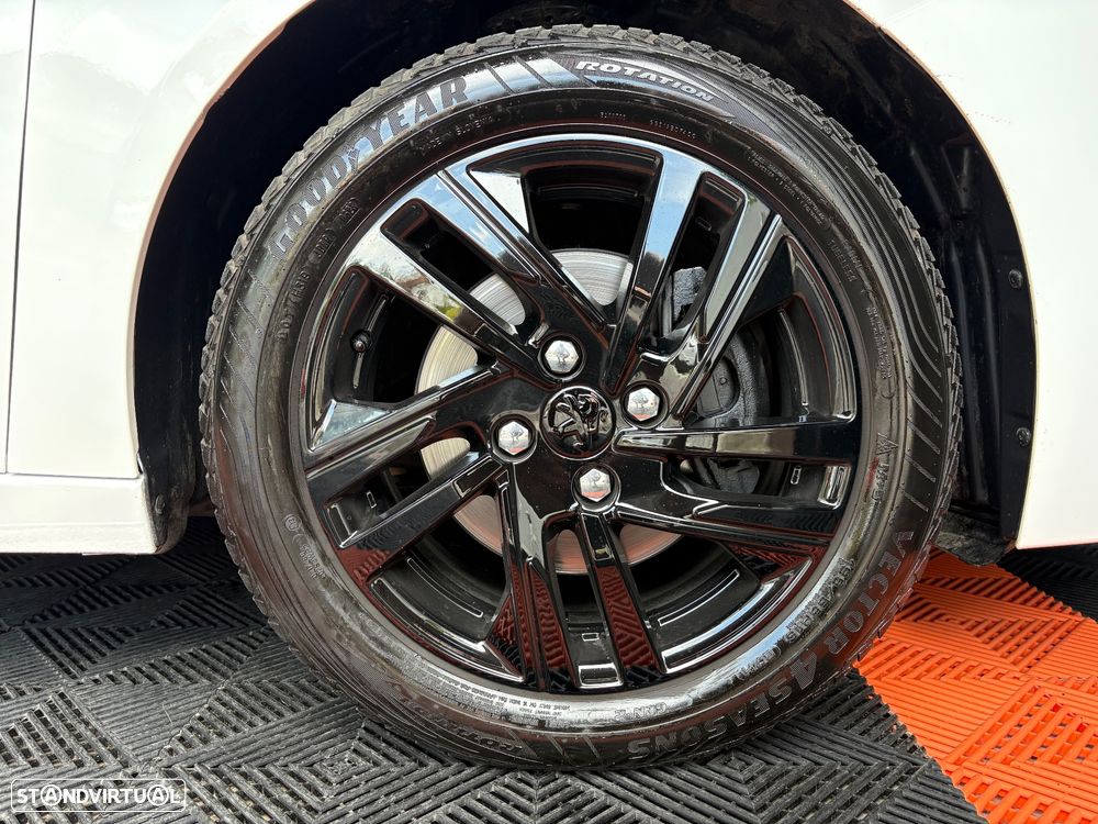 Peugeot 208 PureTech 100 Style - 4