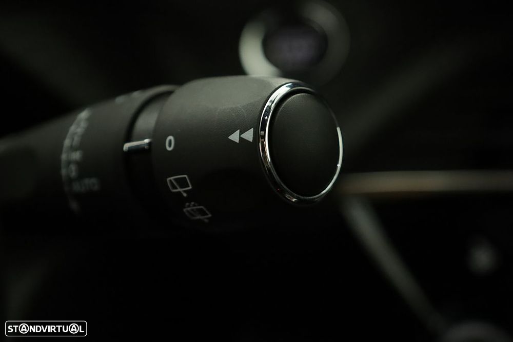 Peugeot 2008 1.2 PureTech GT EAT8 - 17