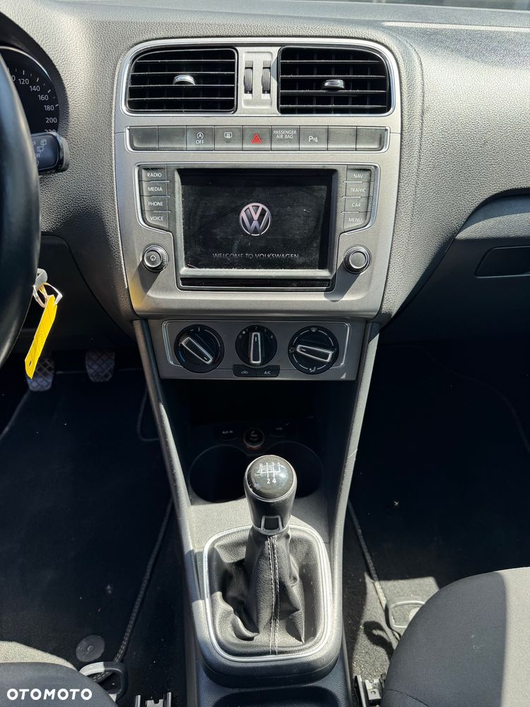 Volkswagen Polo 1.4 TDI (Blue Motion Technology) Comfortline - 17