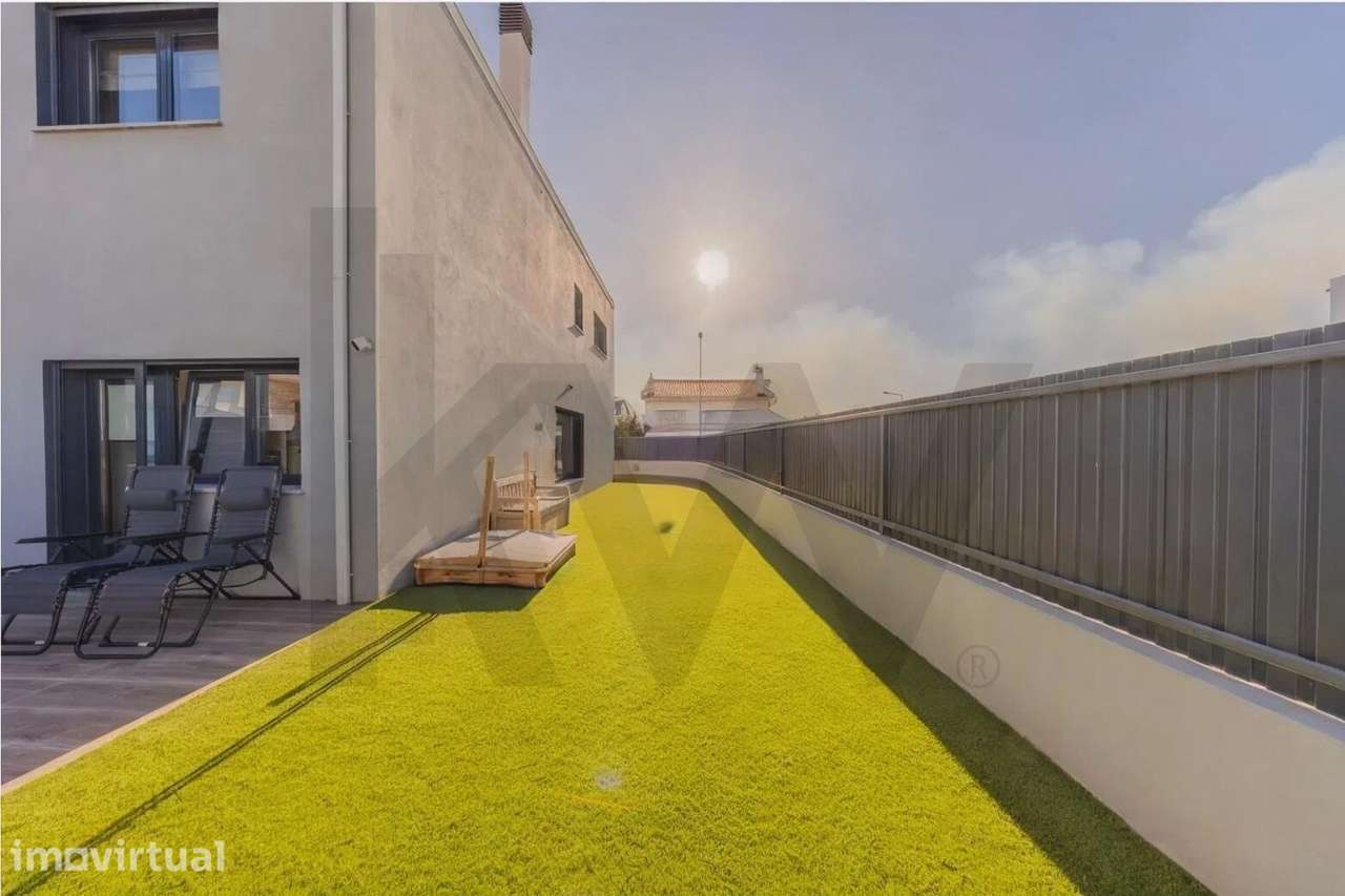Moradia T4 com Jardim, Garagem e Vista para a Serra de Sintra - Grande imagem: 3/38