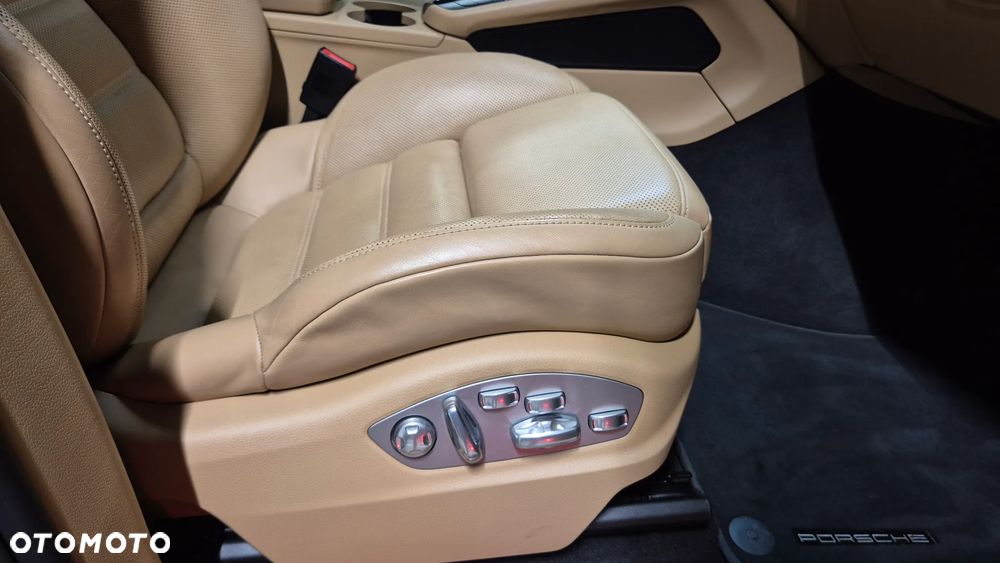 Porsche Macan Turbo PDK - 8