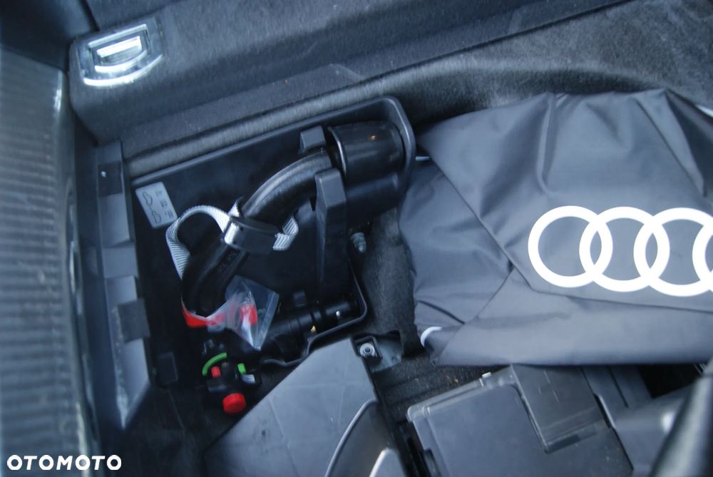 Audi A4 Avant 2.0 TDI DPF quattro S line Sportpaket - 35