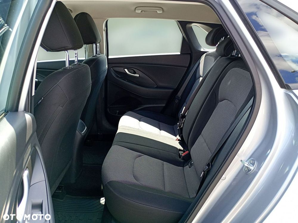 Hyundai i30 1.5 DPI Classic + - 24