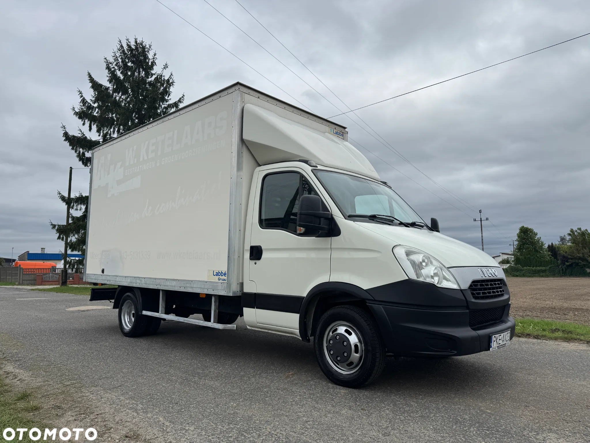 Iveco 35C15 * 3.0 / 150KM * Kontener / Rama * Koła bliźniacze * Rozstaw osi: 4.1m * - 7