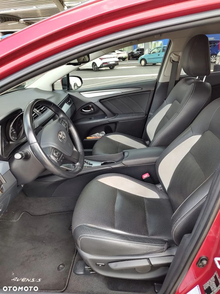Toyota Avensis 1.8 Premium MS - 6