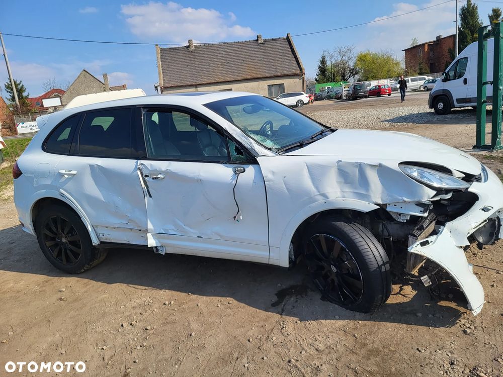 Porsche Cayenne Platinum Edition - 2
