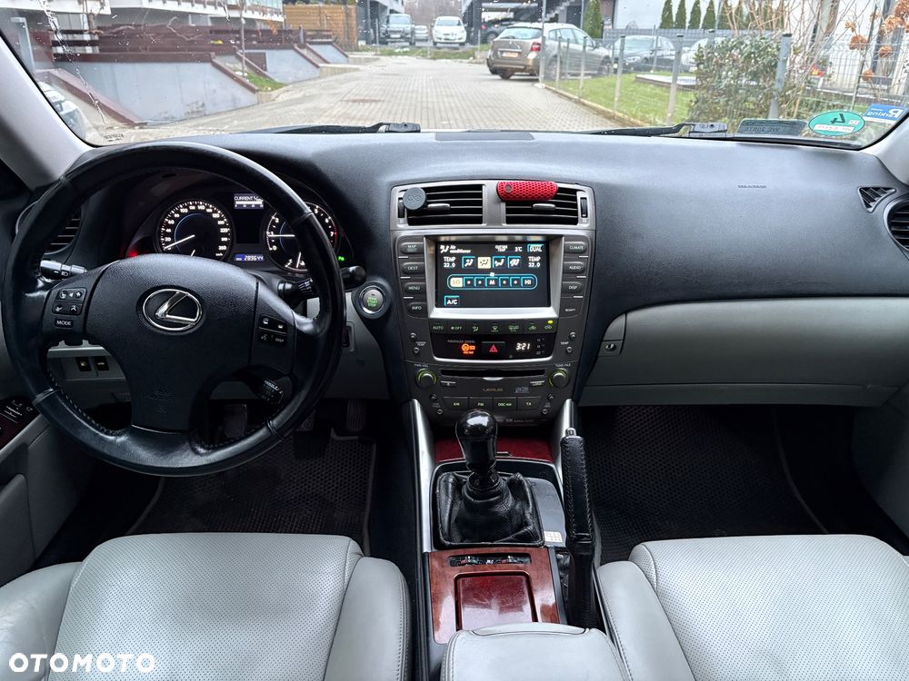 Lexus IS 250 Prestige - 23