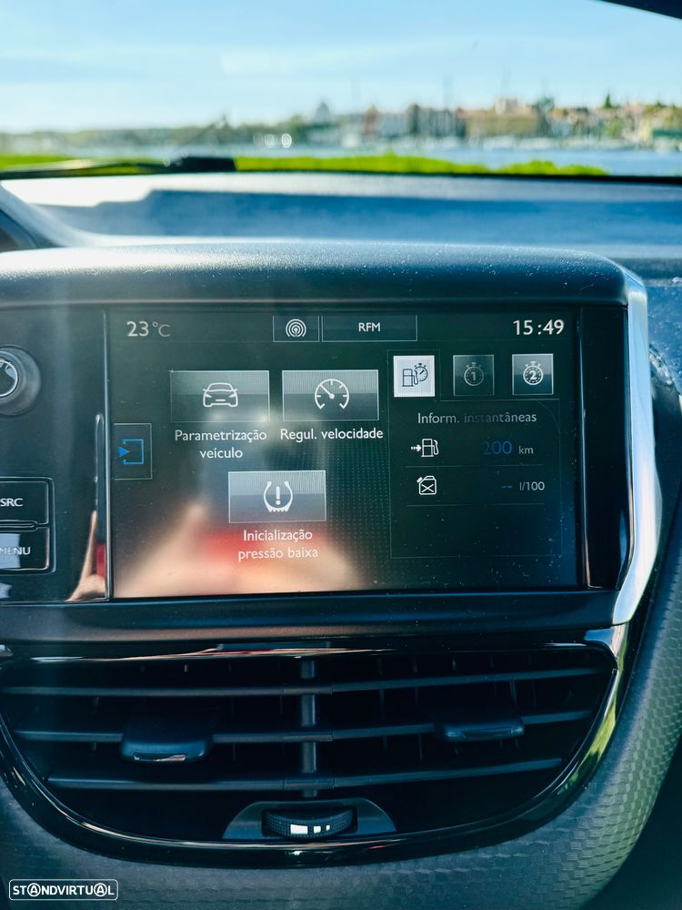 Peugeot 208 1.6 BlueHDi Style - 13