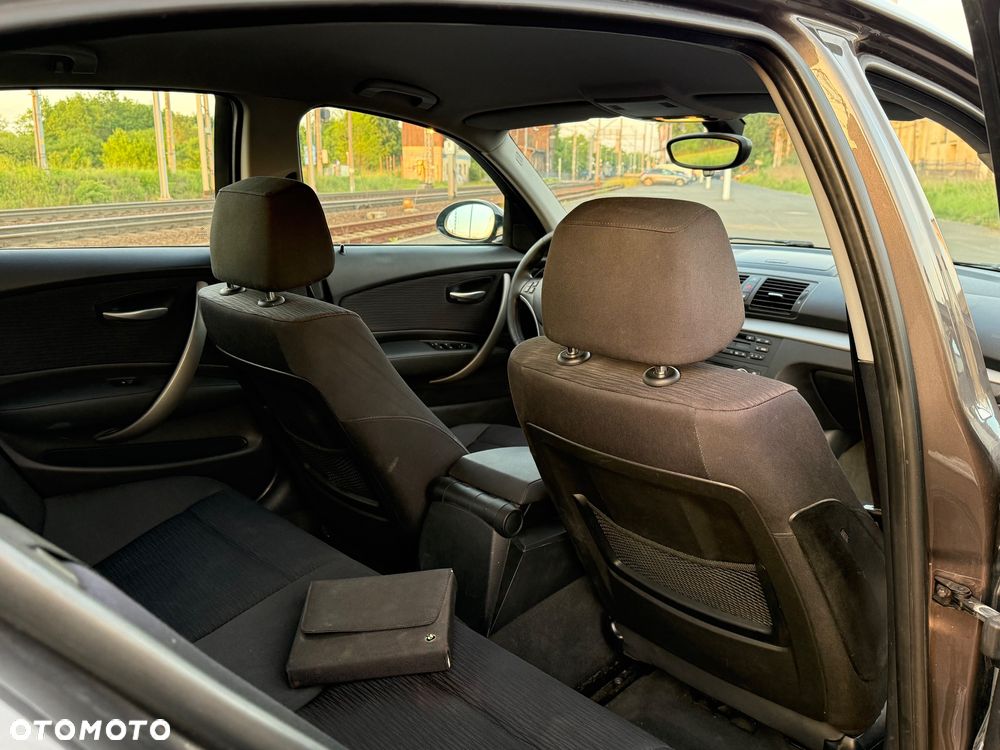 BMW Seria 1 118d DPF - 18