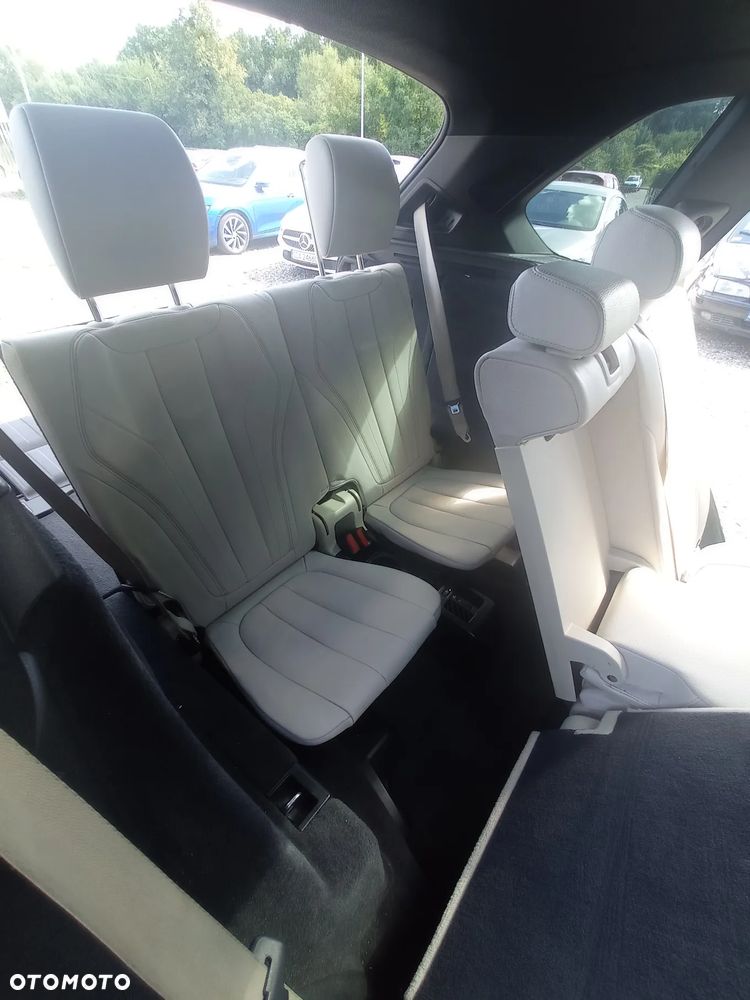 BMW X5 xDrive40d - 16