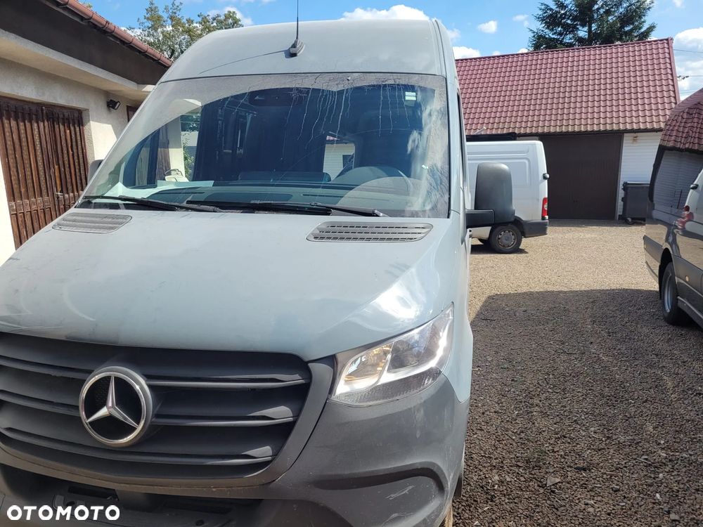 Mercedes-Benz Sprinter - 14