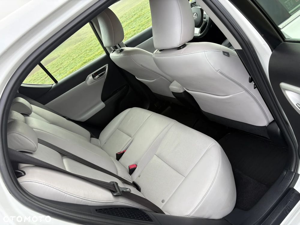 Lexus CT 200h Prestige - 8