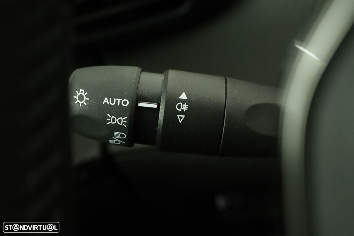Peugeot 2008 1.2 PureTech Allure - 18